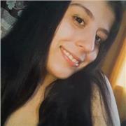 Profesora de lengua imparte clases a niños/niñas, de todas las edades